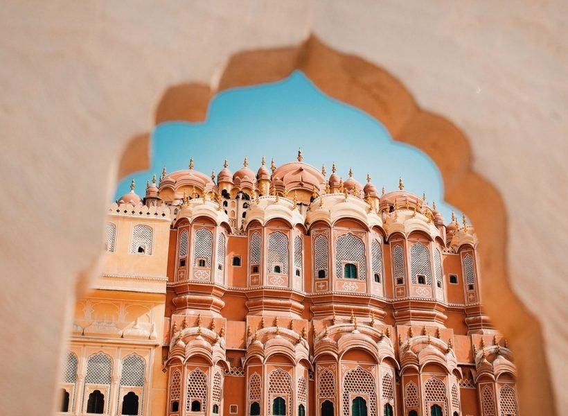 15989454-hawa-mahal-in-jaipur